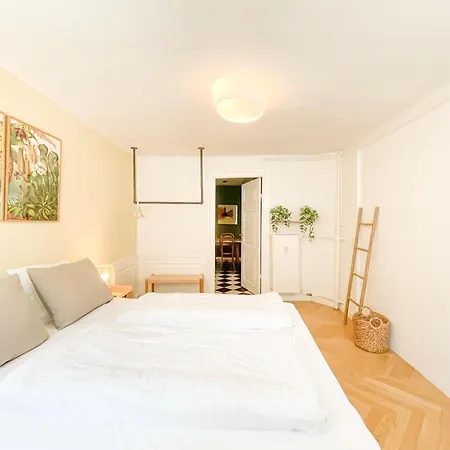 Large With 4 Bedrooms In Apartman Koppenhága