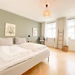 Large With 4 Bedrooms In *