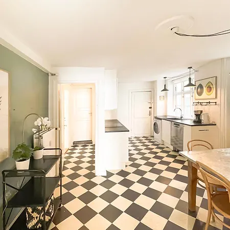 Apartment Large Apartment With 4 Bedrooms In Copenhagen *