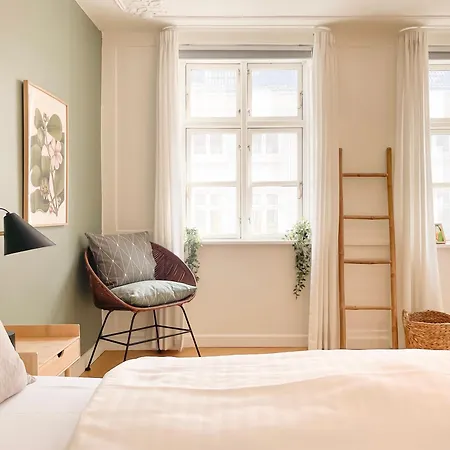 Large With 4 Bedrooms In