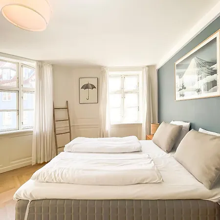 Large Apartment With 4 Bedrooms In Copenhagen